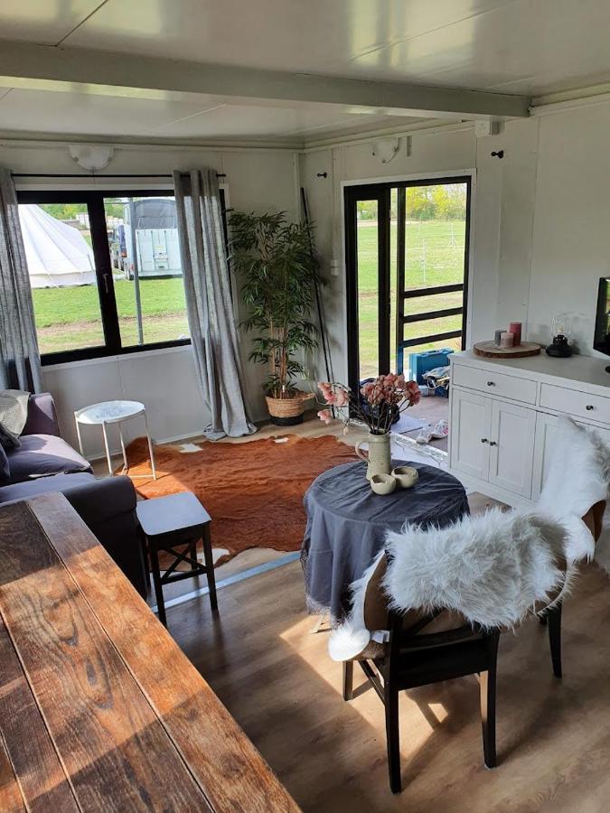 Houten Huisje Tussen Paarden Villa Nieuwerkerken Luaran gambar